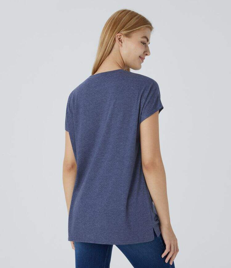 Round Neck Chest Pocket Split Hem Relax Casual T-Shirt