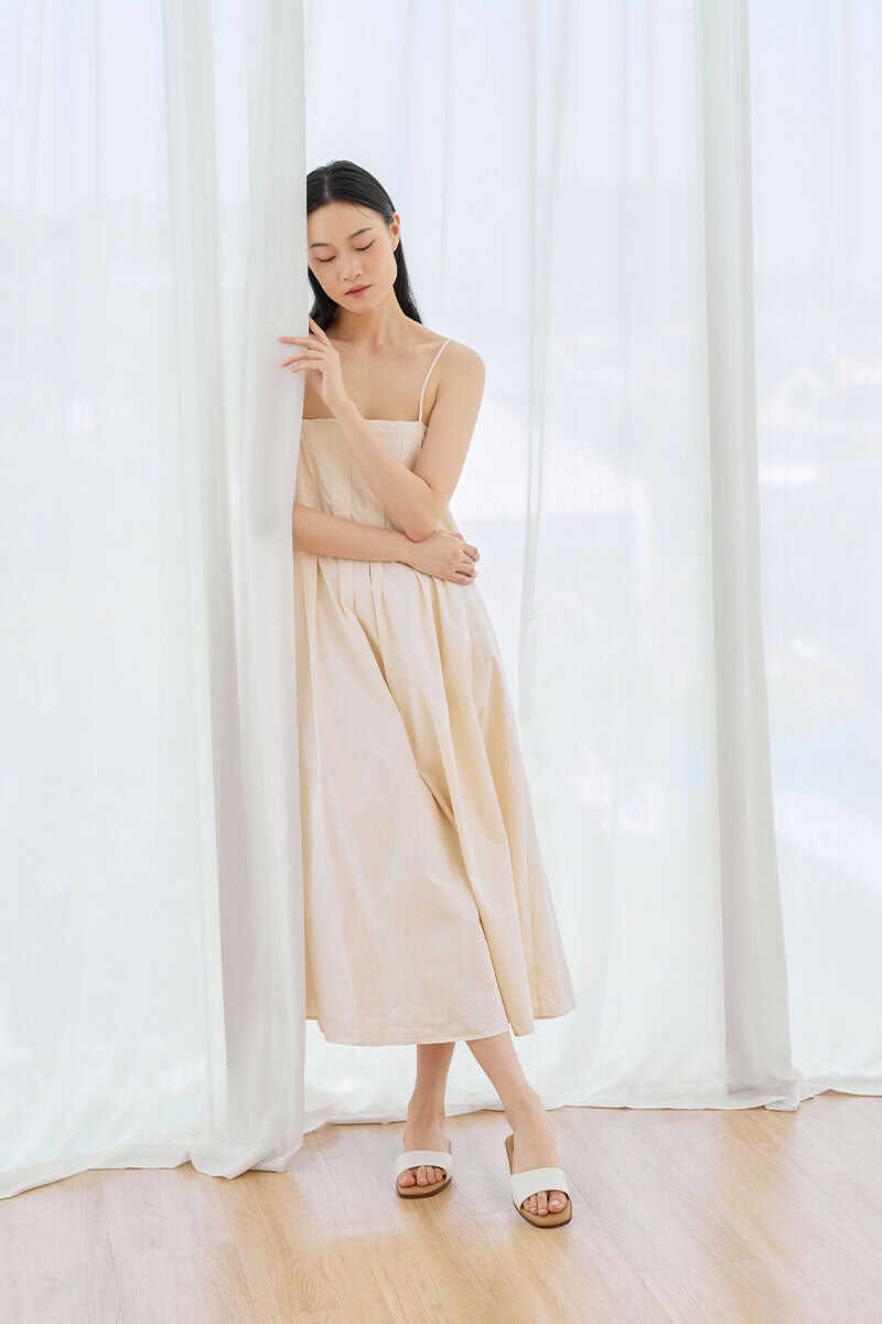 Chantal Irregular Strap Cloud Sliders in Caffe Latte