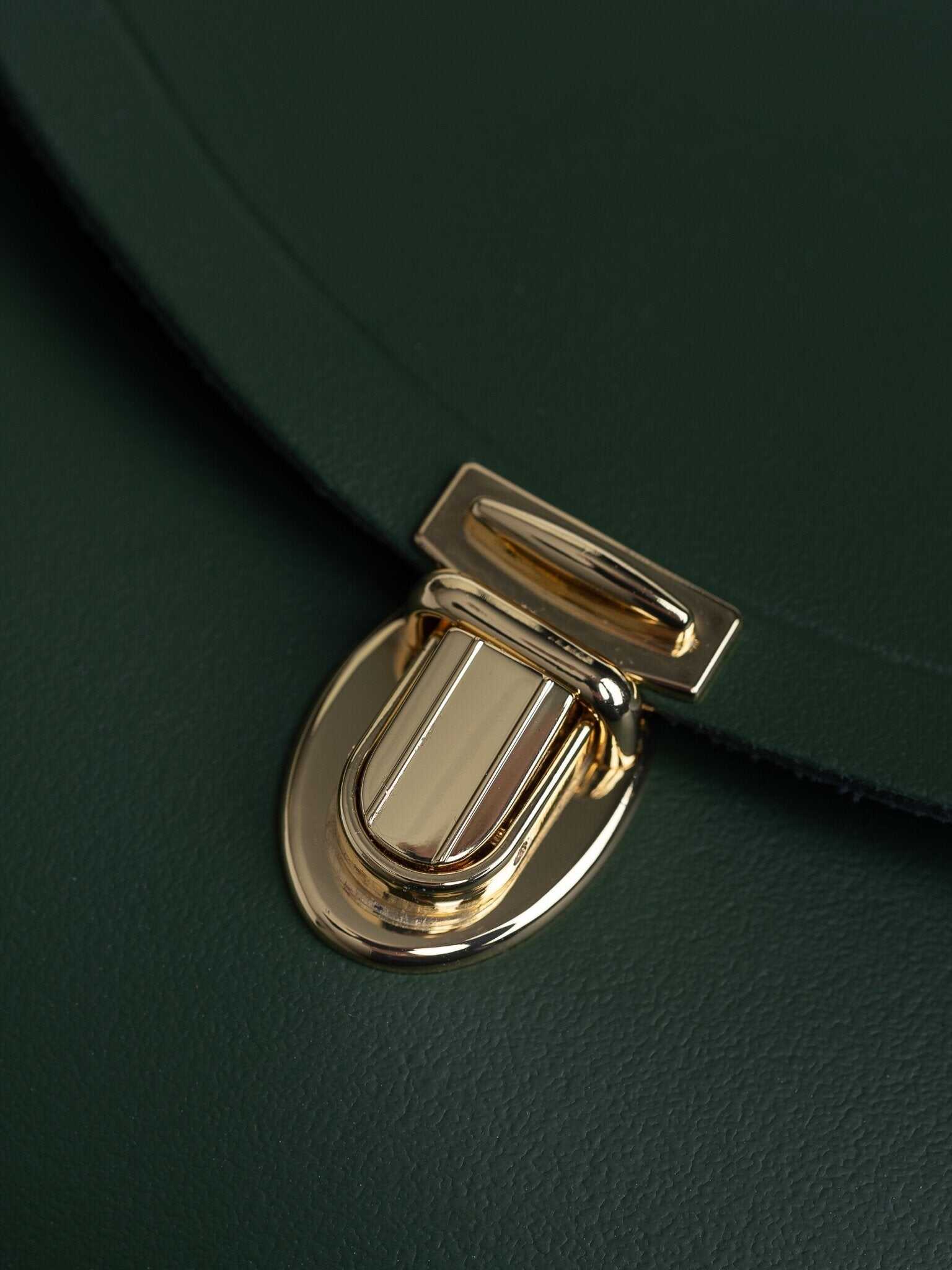 The Poppy -  Racing Green