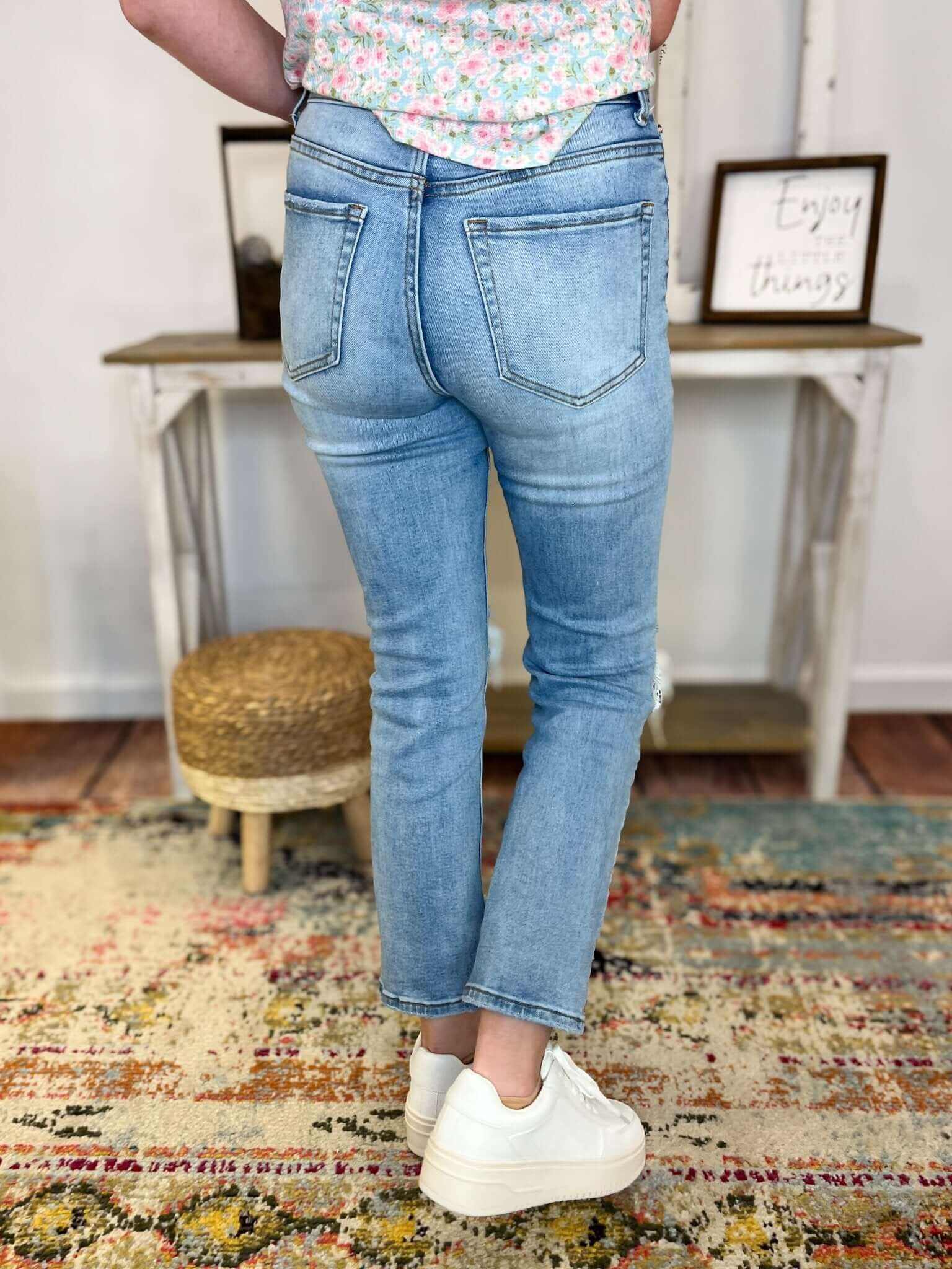 Distressed Straight Crop Jean