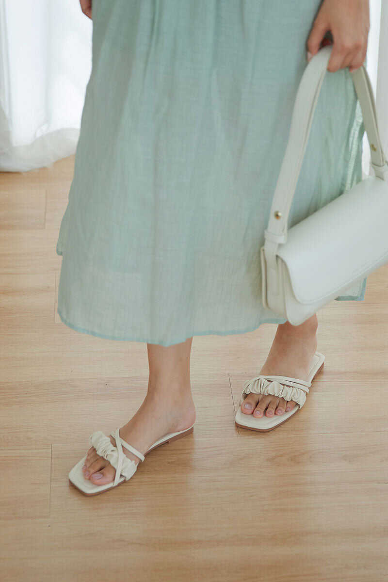 Cream Wisteria Pleated Casual Slippers