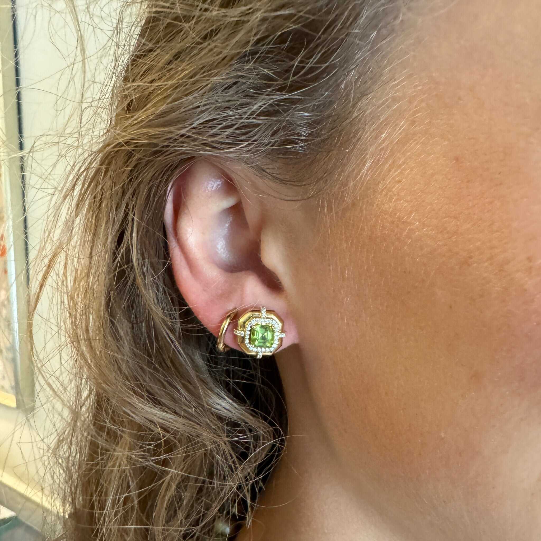 Goshwara Asscher-Cut Peridot & Diamond 18K Yellow Gold Stud Earrings