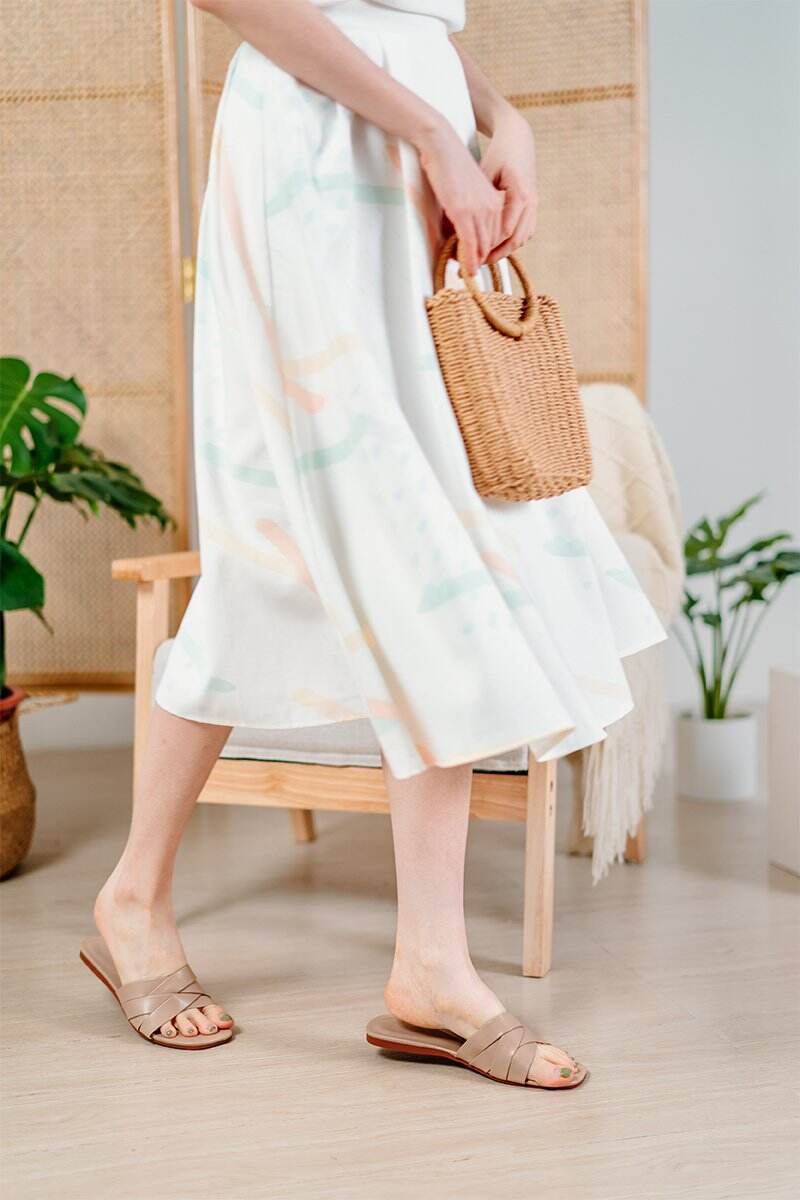 Sliders in Nude