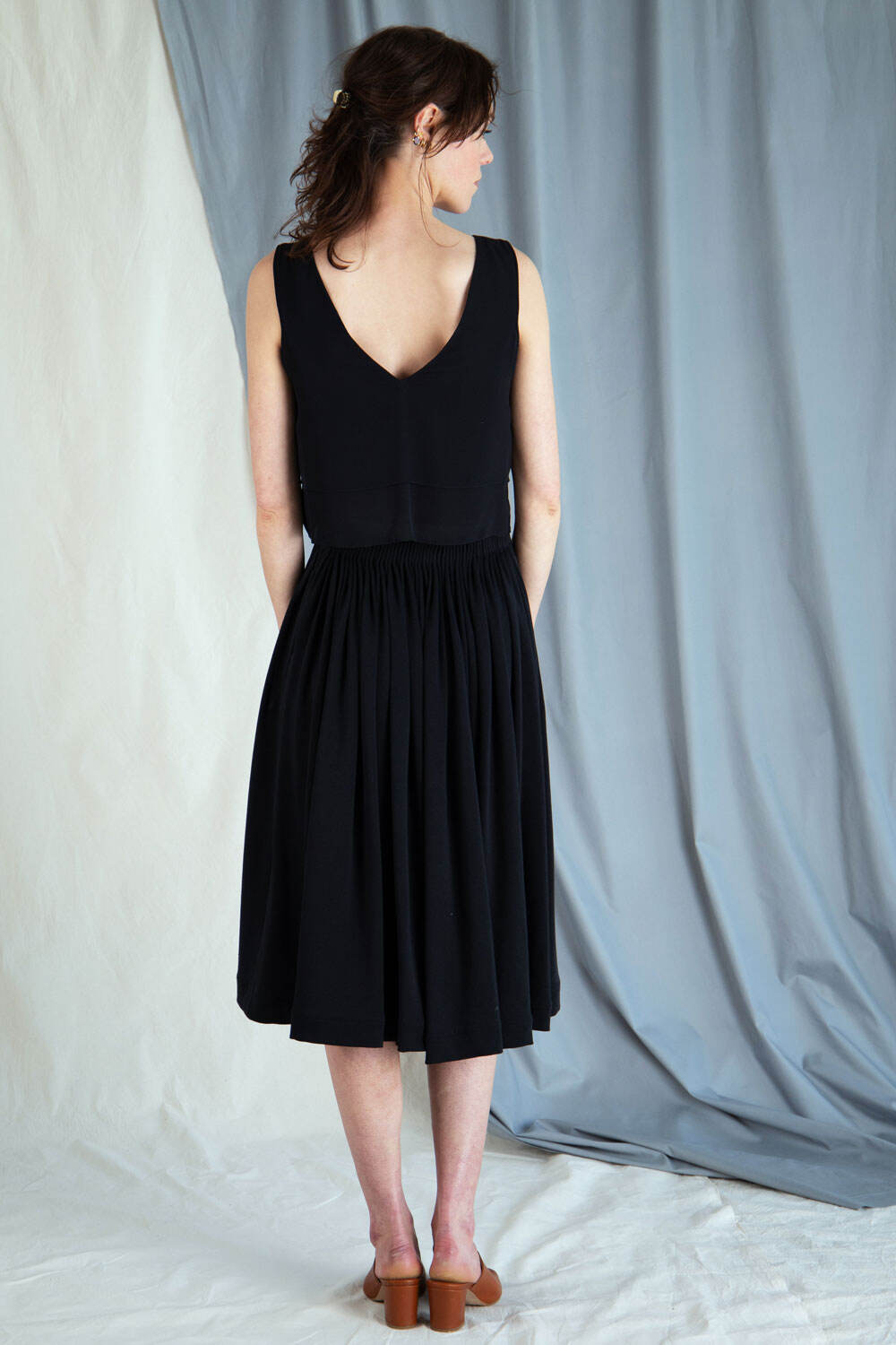 Pleated jersey skirt with embroidery - Black