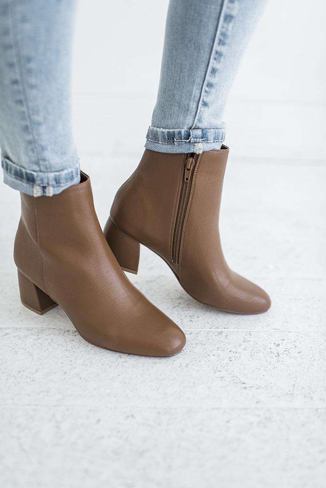 Davinna Boots in Camel - Size 6 Left