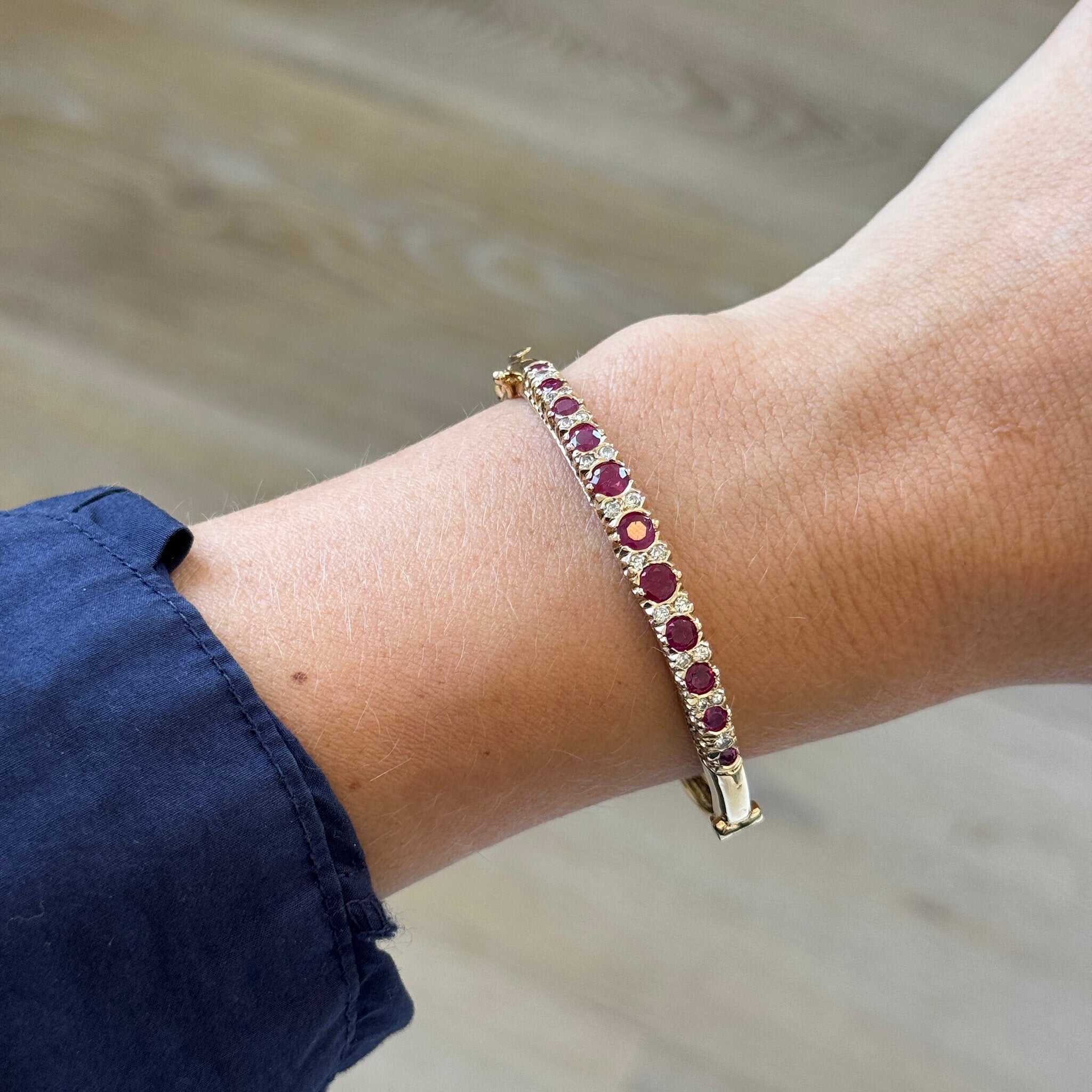 Victorian 2.90ctw Graduated Ruby & Diamond 14K Gold Bangle