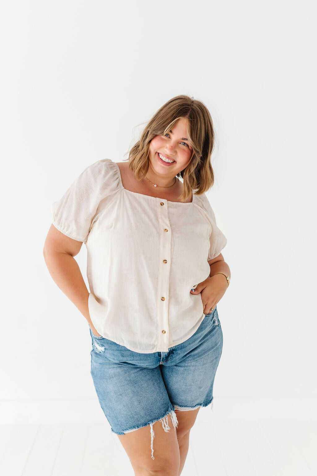 Nora Button Up - Size 3XL Left
