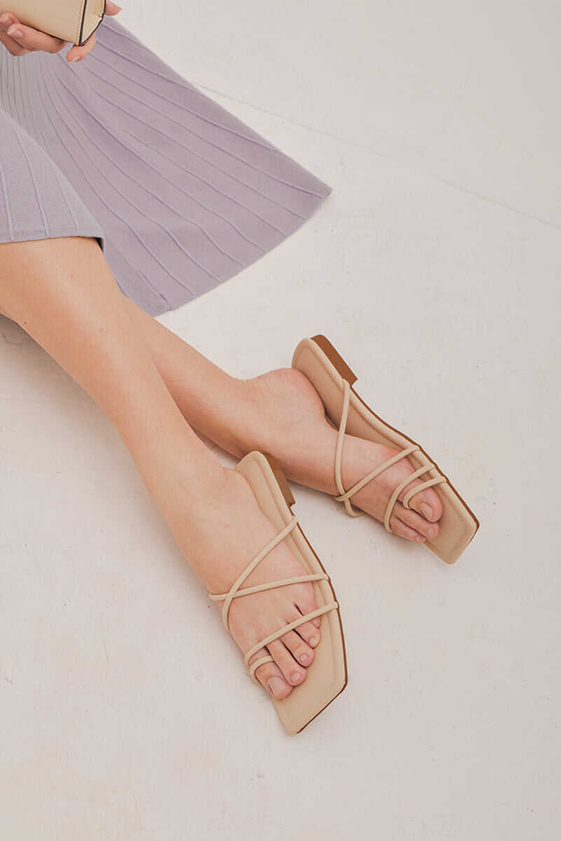 Leigh Strappy Sliders in Oat