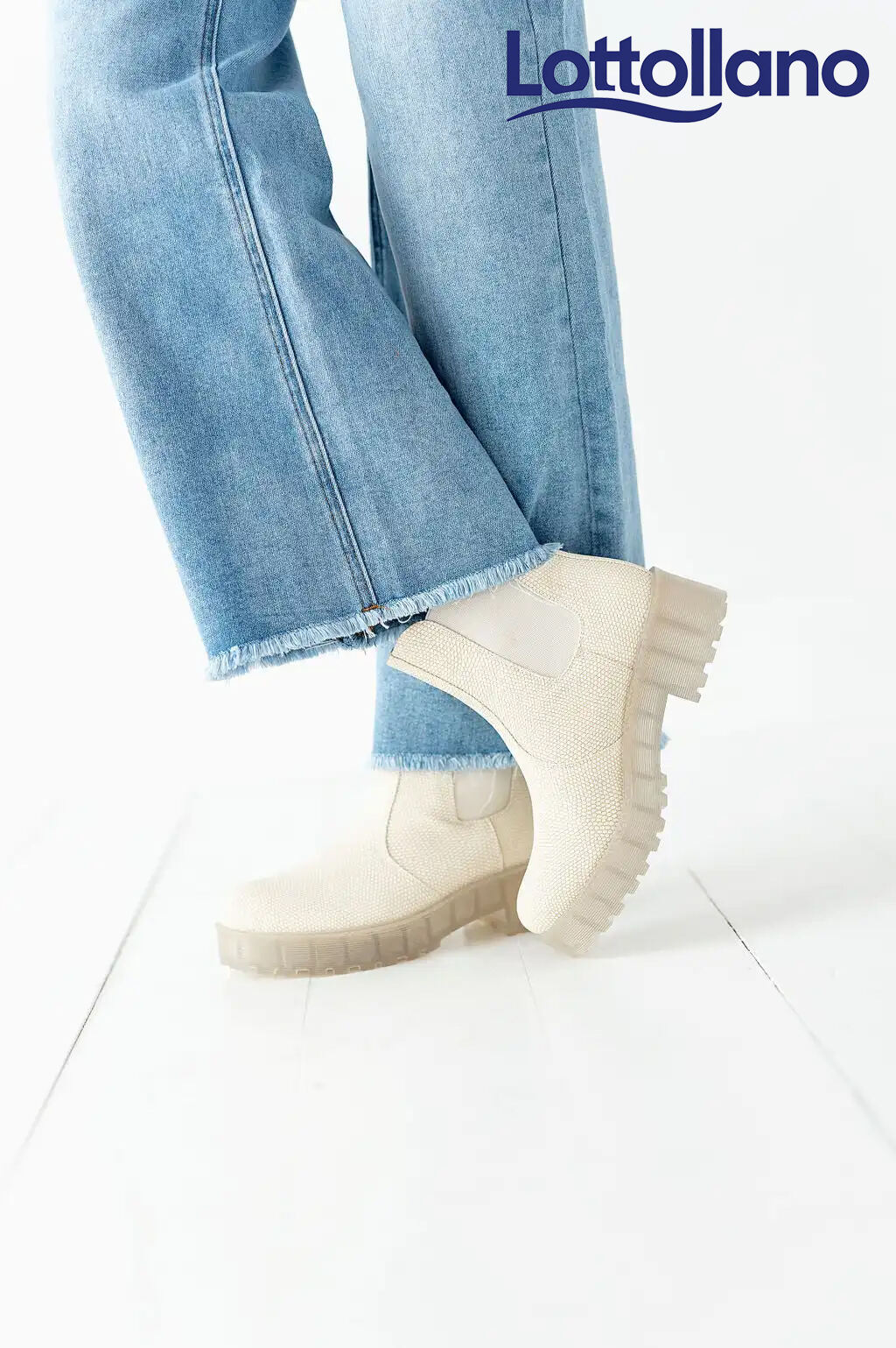 Margo Boot in Natural