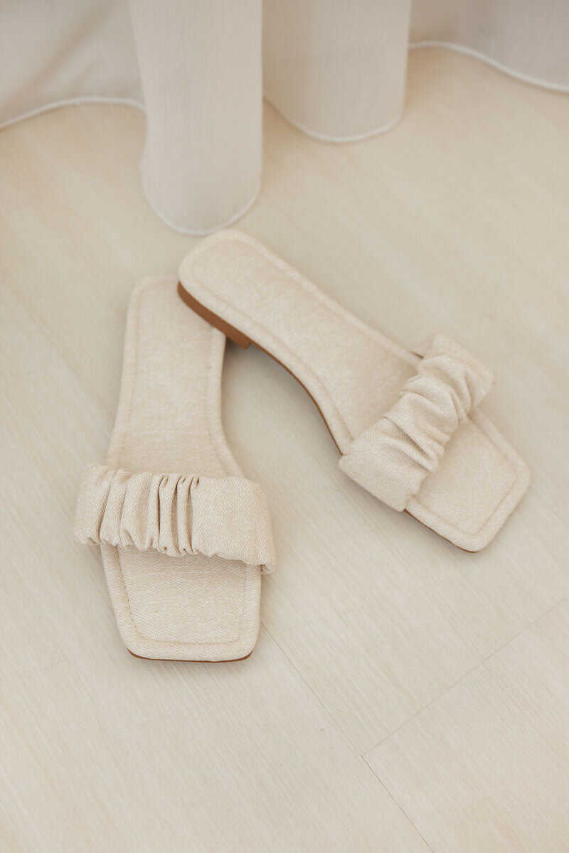 Ruching Sliders in Waterproof Linen