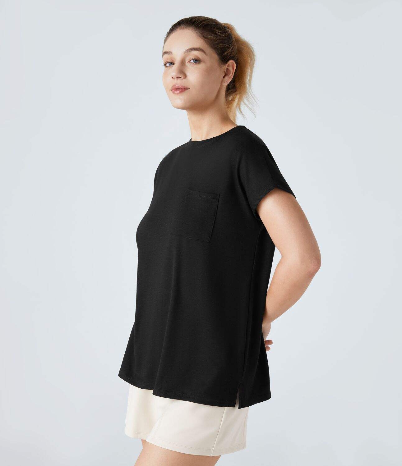 Round Neck Chest Pocket Split Hem Relax Casual T-Shirt