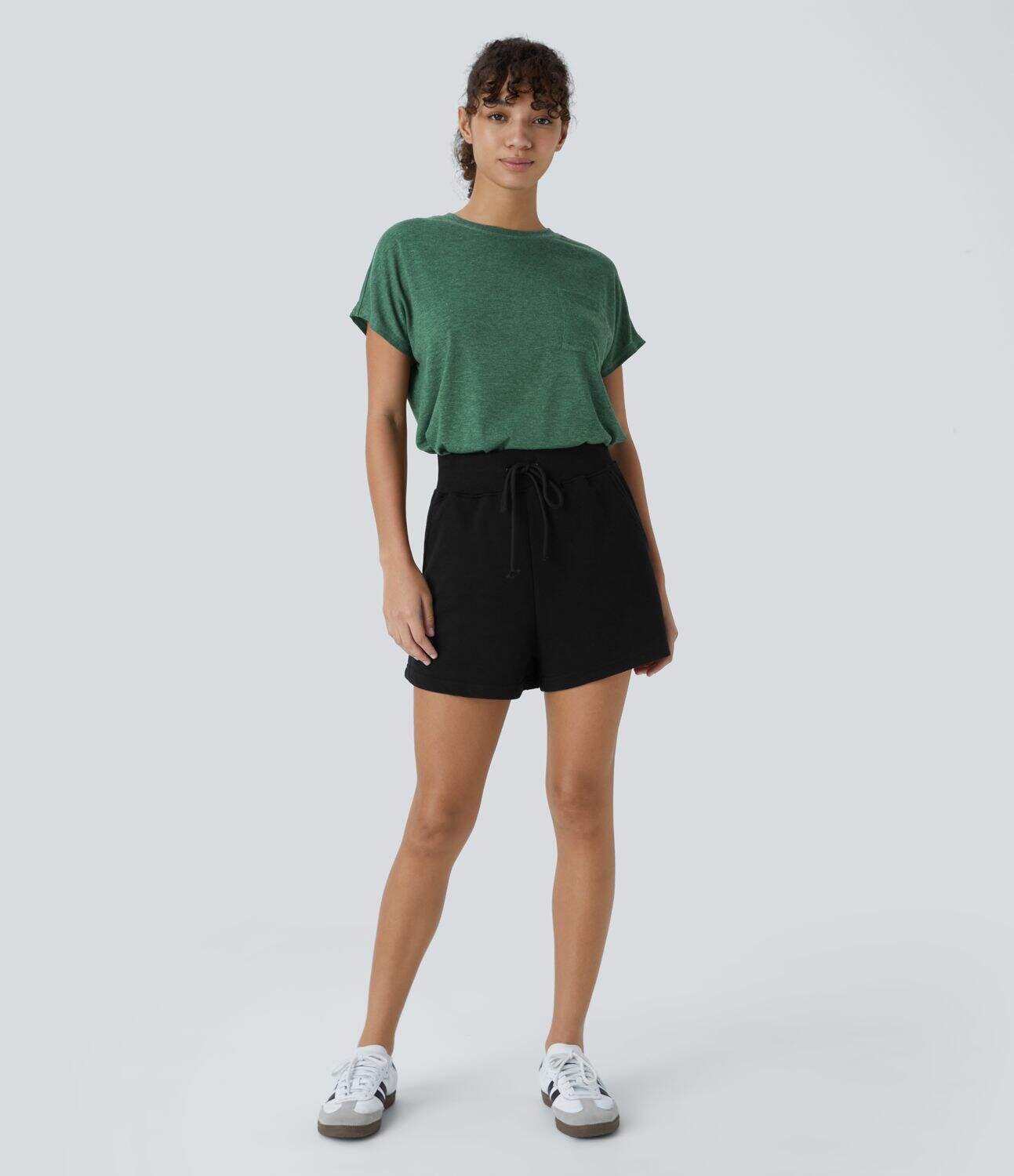 Round Neck Chest Pocket Split Hem Relax Casual T-Shirt