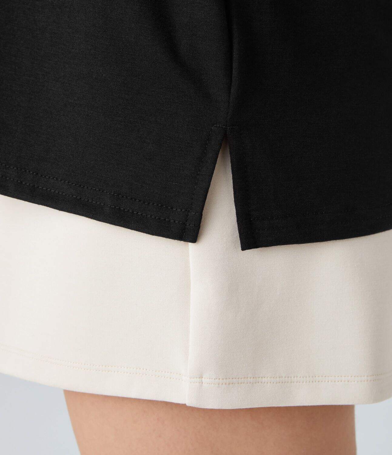 Round Neck Chest Pocket Split Hem Relax Casual T-Shirt