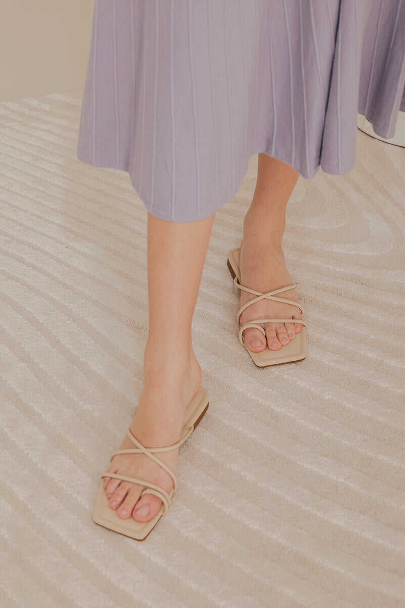 Leigh Strappy Sliders in Oat