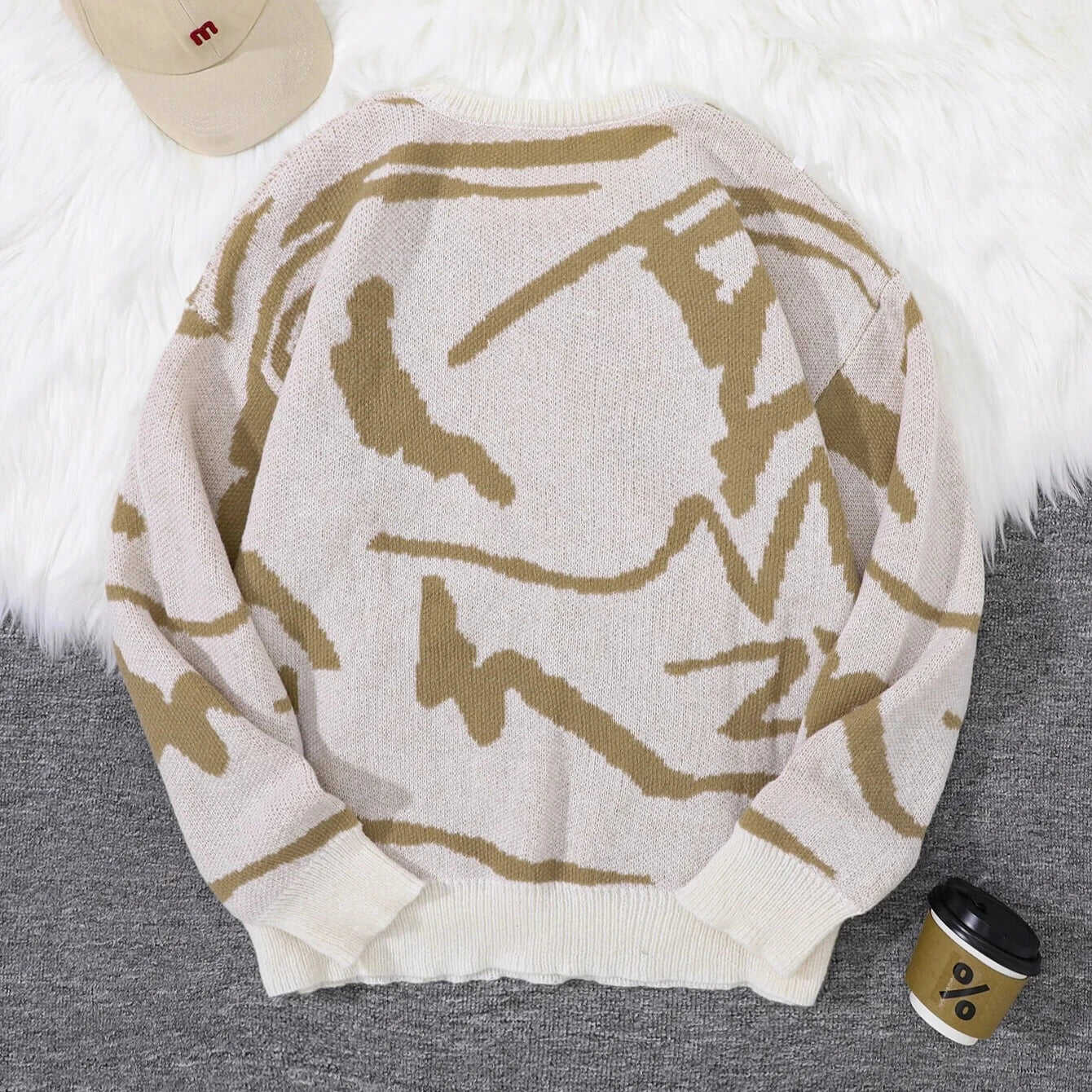 GRAFFITI PATTERN KNITTED SWEATER