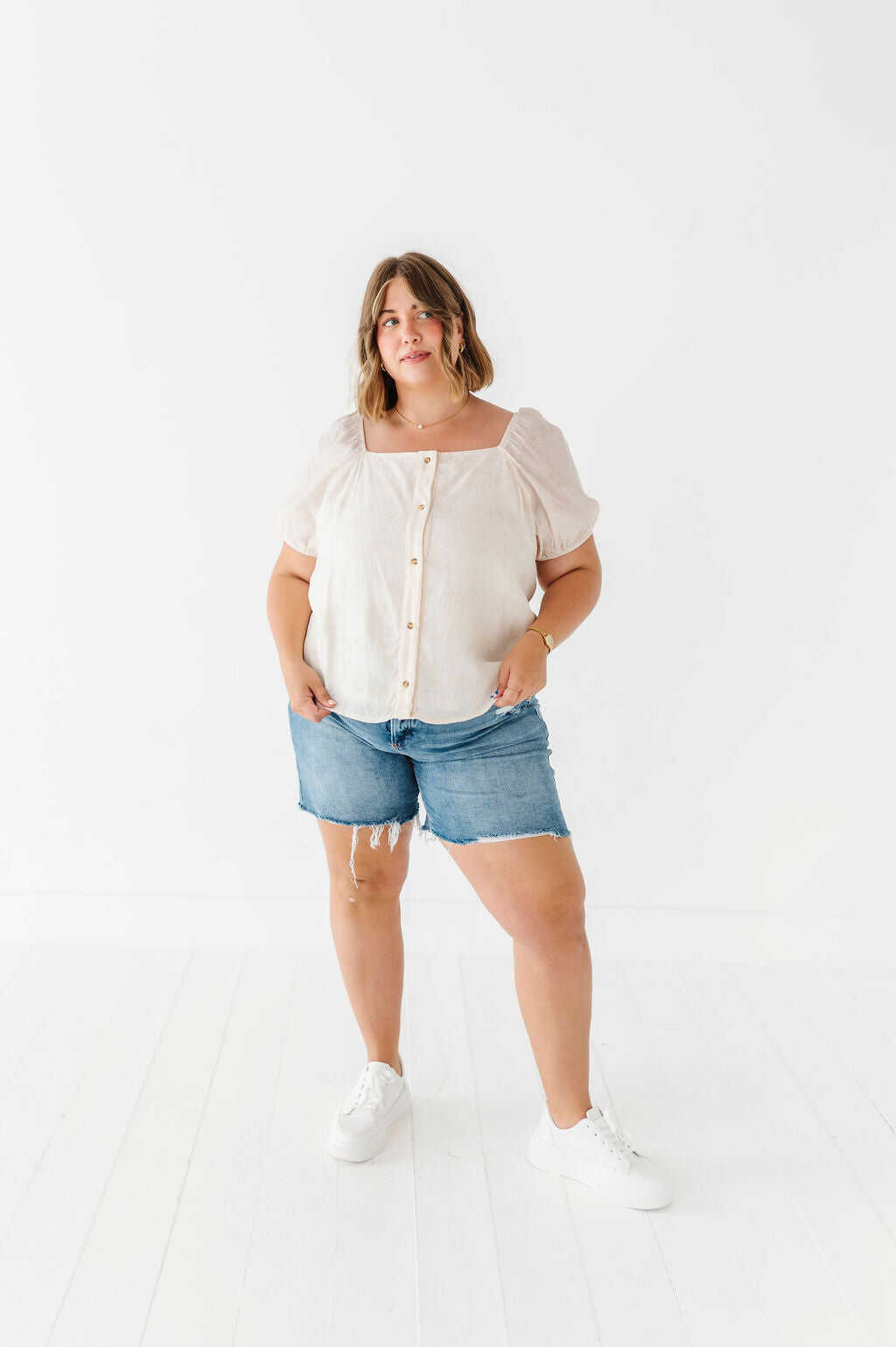 Nora Button Up - Size 3XL Left
